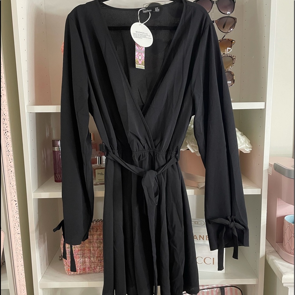 NWT Boohoo Women’s Long Sleeve Dress